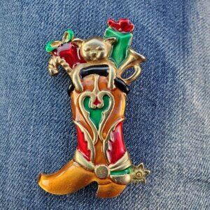Vintage Don Lin Cowboy Boot Cat Christmas Gold Tone Multicolor Brooch Pin 2.25"